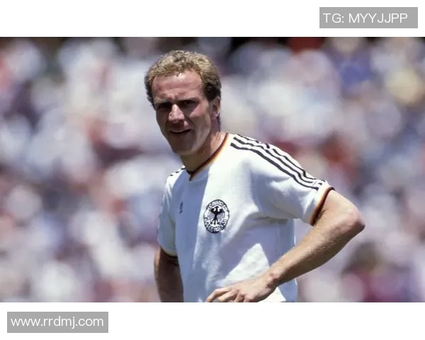 卡尔心目中的足球明星究竟是谁让他如此崇拜与追随